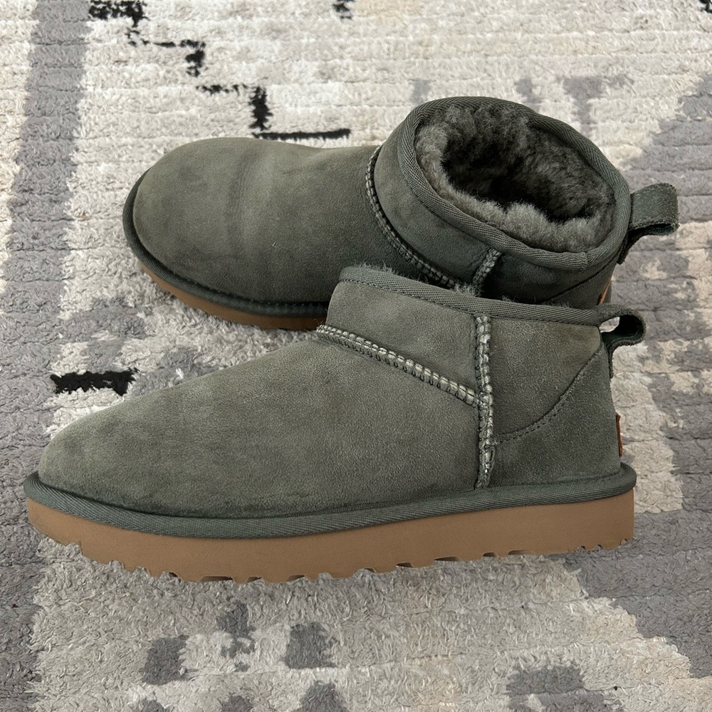 Ugg ultra mini size 7